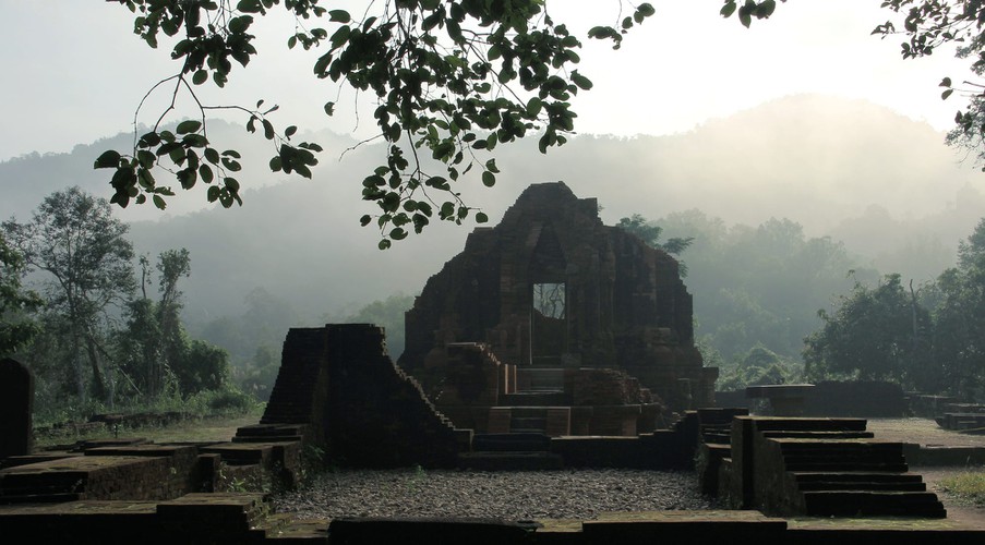 my son sanctuary through lens of foreign photographers hinh 7