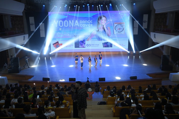 vietnamese youth thrilled by virtual k-pop show dream concert connect hinh 7