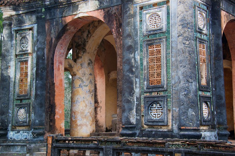 classical beauty of tu duc tomb as captured by foreigners hinh 6