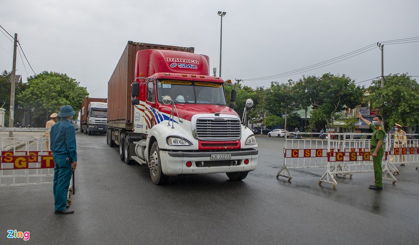 checkpoints rolled out across da nang to halt spread of covid-19 hinh 8