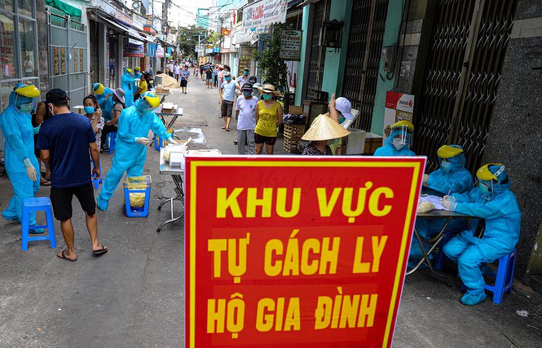 hard-working technicians at da nang lab seek covid-19 infection cases hinh 13