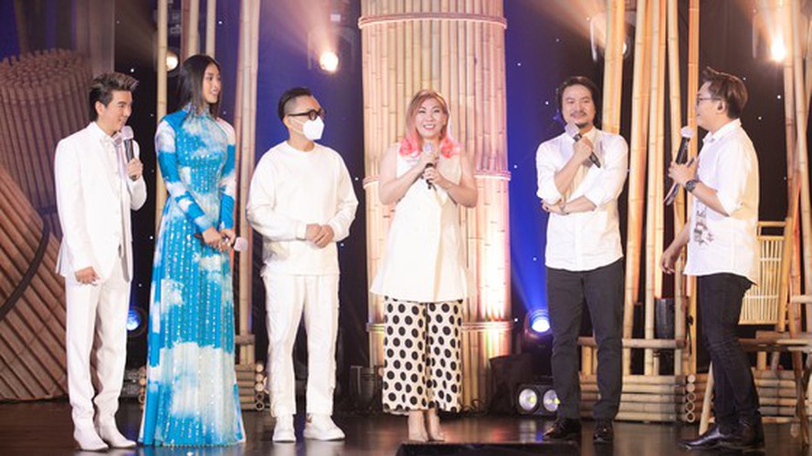 fund-raising concert for frontline doctors in da nang, quang nam hinh 12