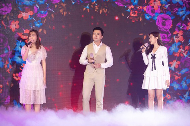 fund-raising concert for frontline doctors in da nang, quang nam hinh 6