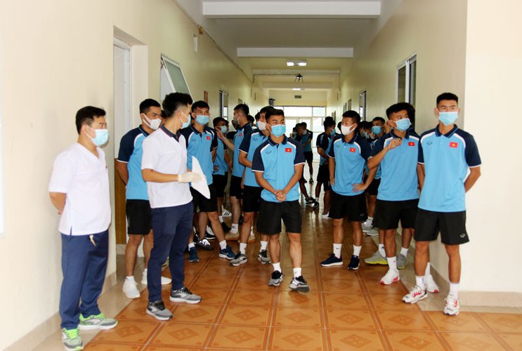 coach park and his players undergo covid-19 tests hinh 1