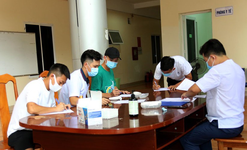 coach park and his players undergo covid-19 tests hinh 4