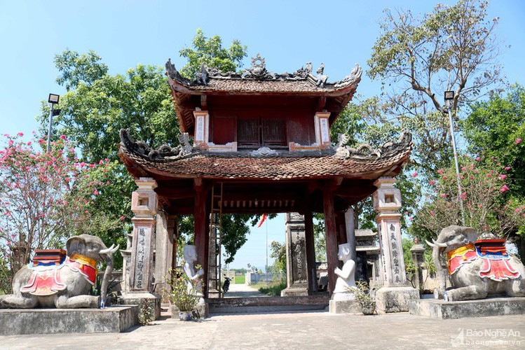 an insight into a century-old temple in nghe an hinh 1