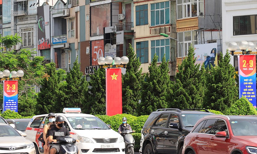 hanoi well decorated for national day celebrations hinh 4