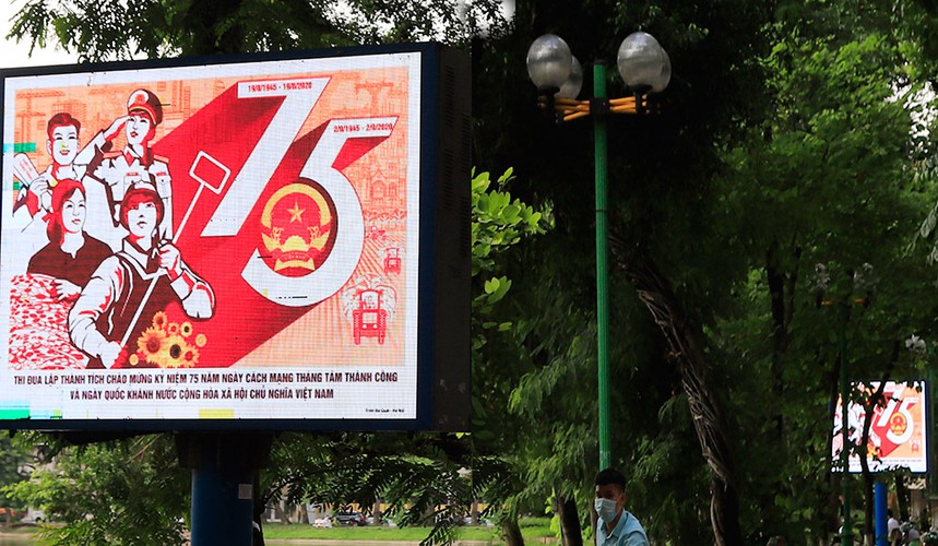 hanoi well decorated for national day celebrations hinh 7