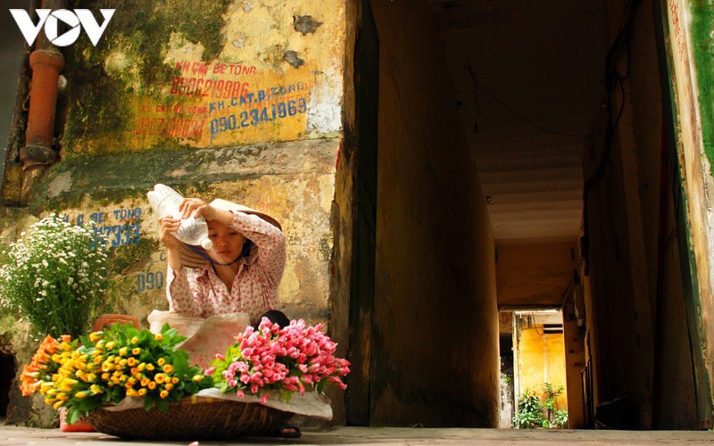 when vendors take to hanoi streets hinh 3