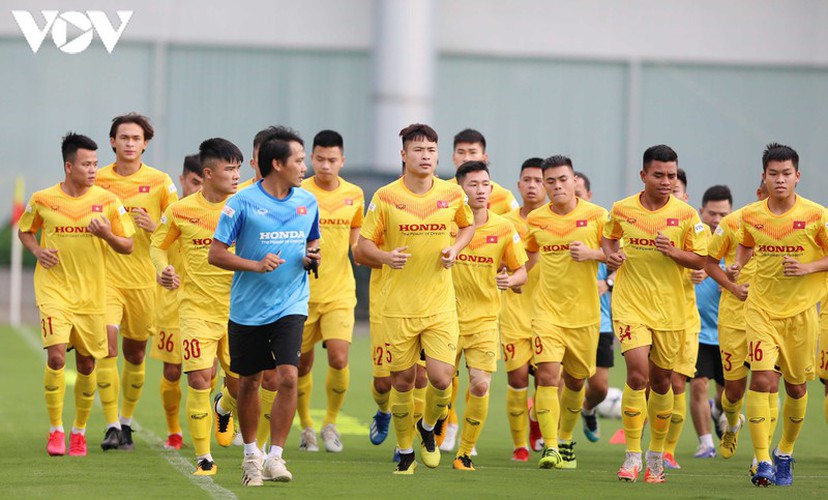 vietnam u22 players train hard in anticipation of sea games 31 hinh 4