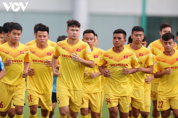 vietnam u22 players train hard in anticipation of sea games 31 hinh 6