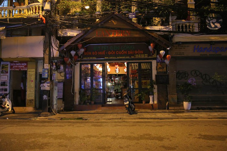 hanoi old quarter street falls quiet amid covid-19 fears hinh 12