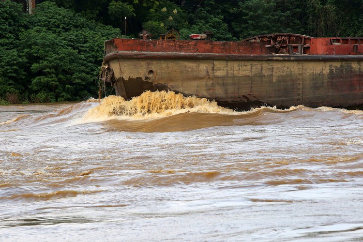 northern provinces on alert as chinese dam opens floodgates hinh 3