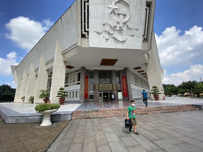 exhibition showcasing life of president ho chi minh opens to public hinh 1