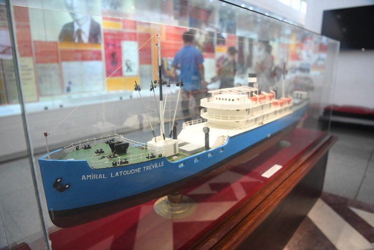 exhibition showcasing life of president ho chi minh opens to public hinh 5