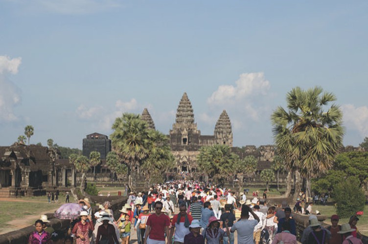 photo exhibition opens to showcase asean land and people hinh 3