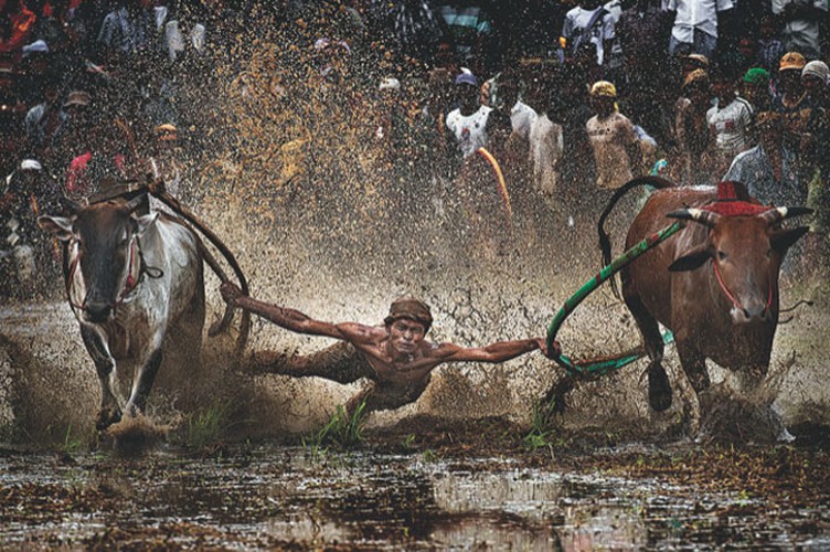 photo exhibition opens to showcase asean land and people hinh 4