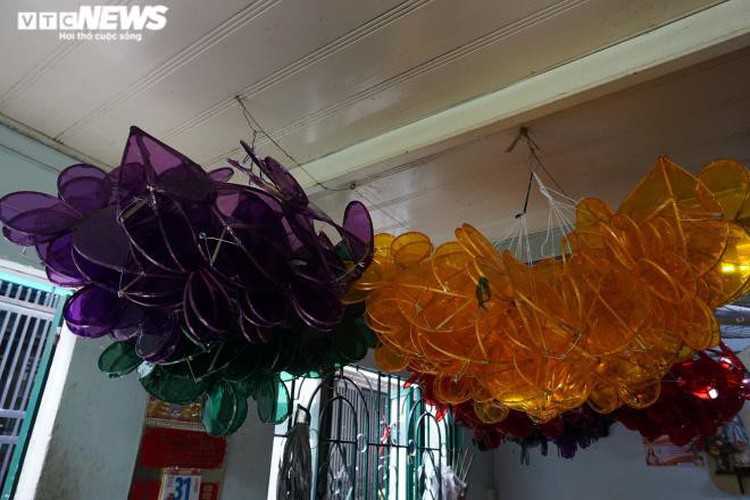 lantern making village in hcm city quiet ahead of mid-autumn festival hinh 4