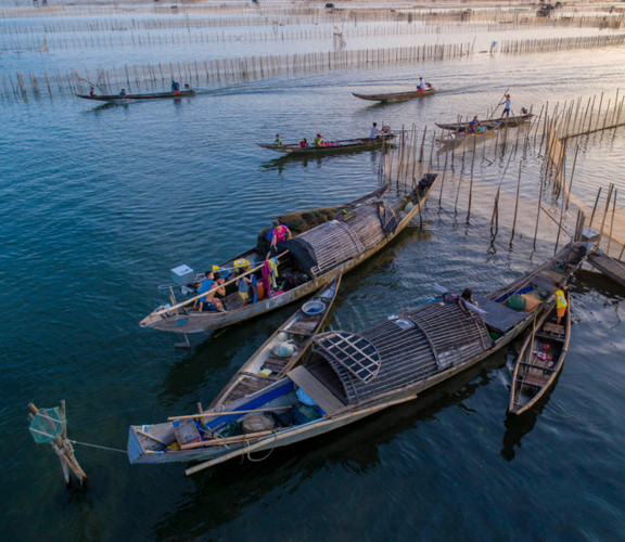 discovering magnificent sunrise of chuon lagoon in thua thien hue hinh 7