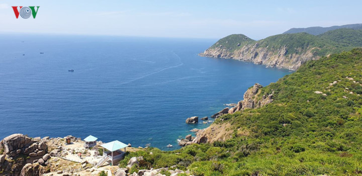 discovering stunning landscapes of binh dinh and phu yen hinh 1