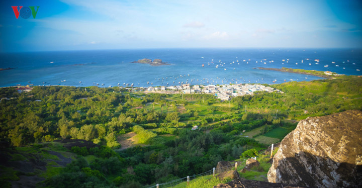 exploring stunning sunrise of phu quy island hinh 13