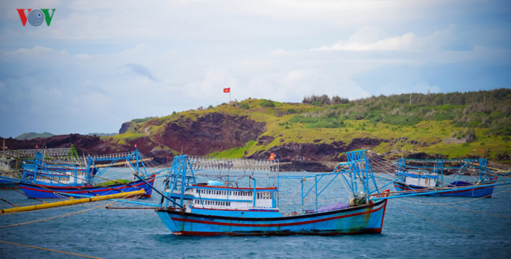 exploring stunning sunrise of phu quy island hinh 7