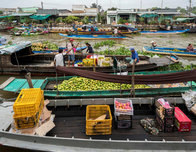 exploring popular nga nam floating market in western region hinh 5