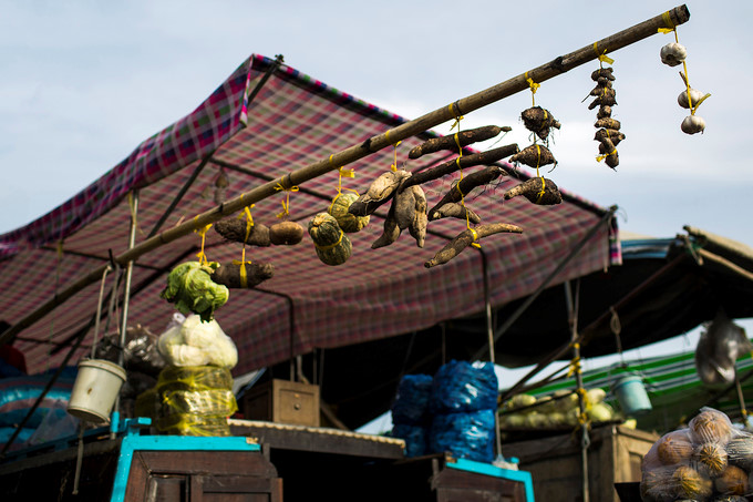 exploring popular nga nam floating market in western region hinh 7