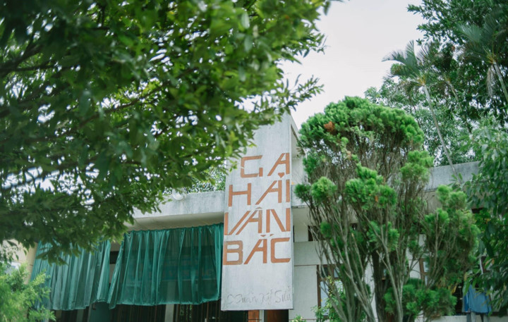 new check-in point in hai van pass attracts young travelers hinh 4