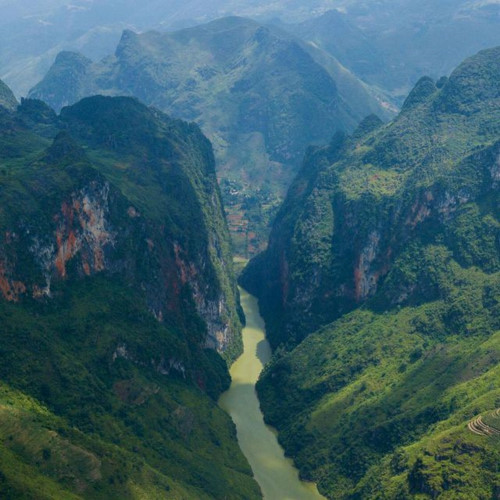 exploring southeast asia’s deepest canyon located in ha giang hinh 1