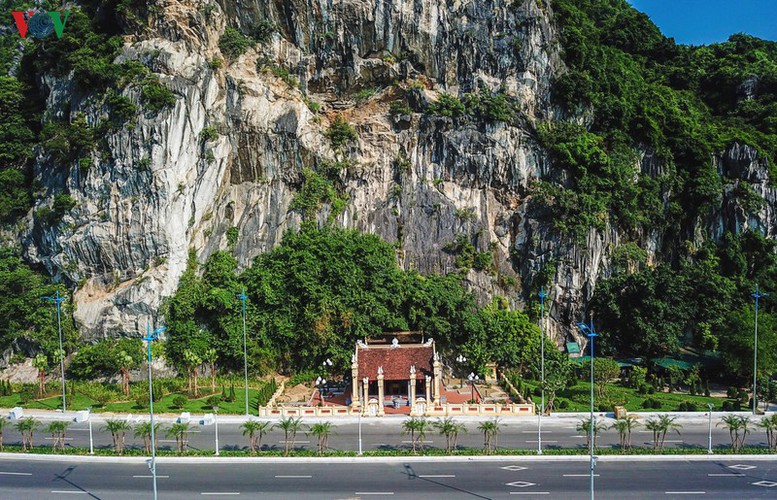 discovering scenic coastal road in ha long hinh 7