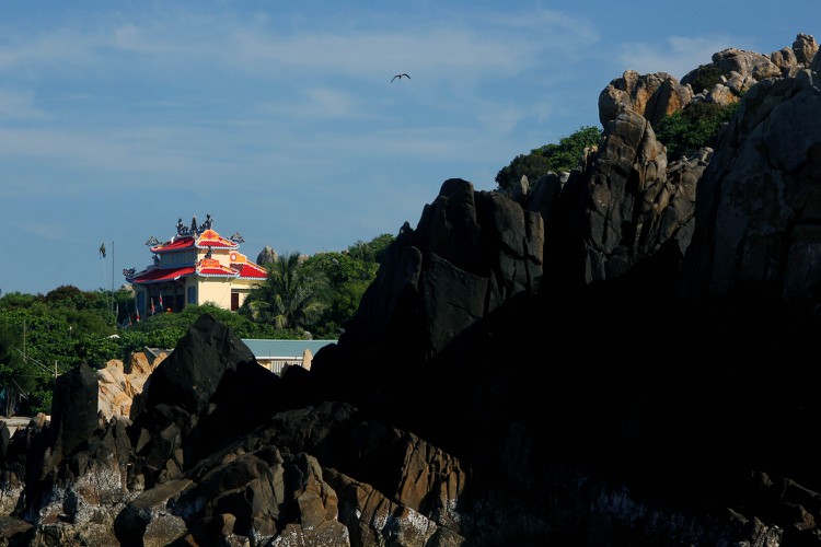 discovering hon noi island in nha trang bay hinh 10