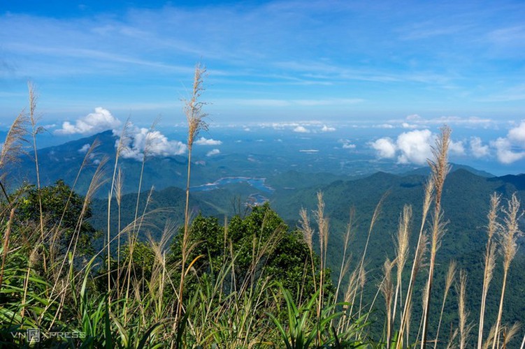 exploring breathtaking scenery from bach ma mountain peak hinh 2