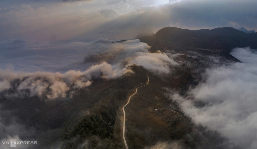 y ty cloud hunting season in lao cai province hinh 9