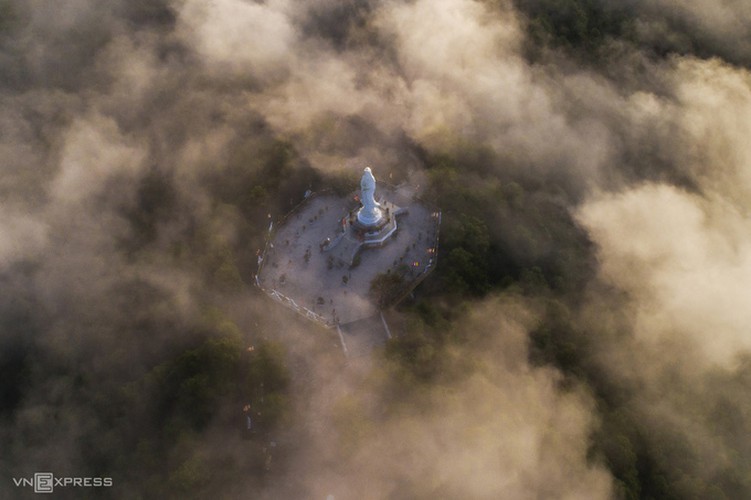 a view of hue’s stunning architecture amid foggy conditions hinh 8