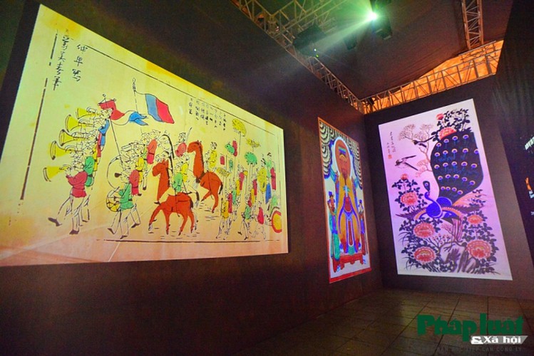 Hang Trong folk paintings go on display using 3D technology in Hanoi
