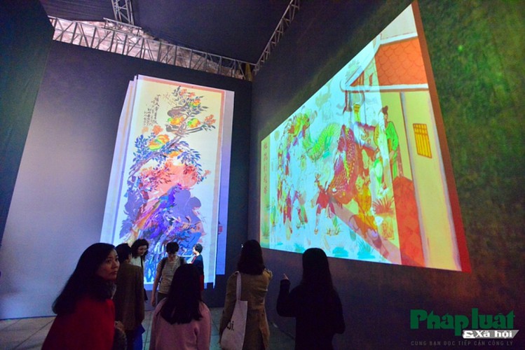 Hang Trong folk paintings go on display using 3D technology in Hanoi