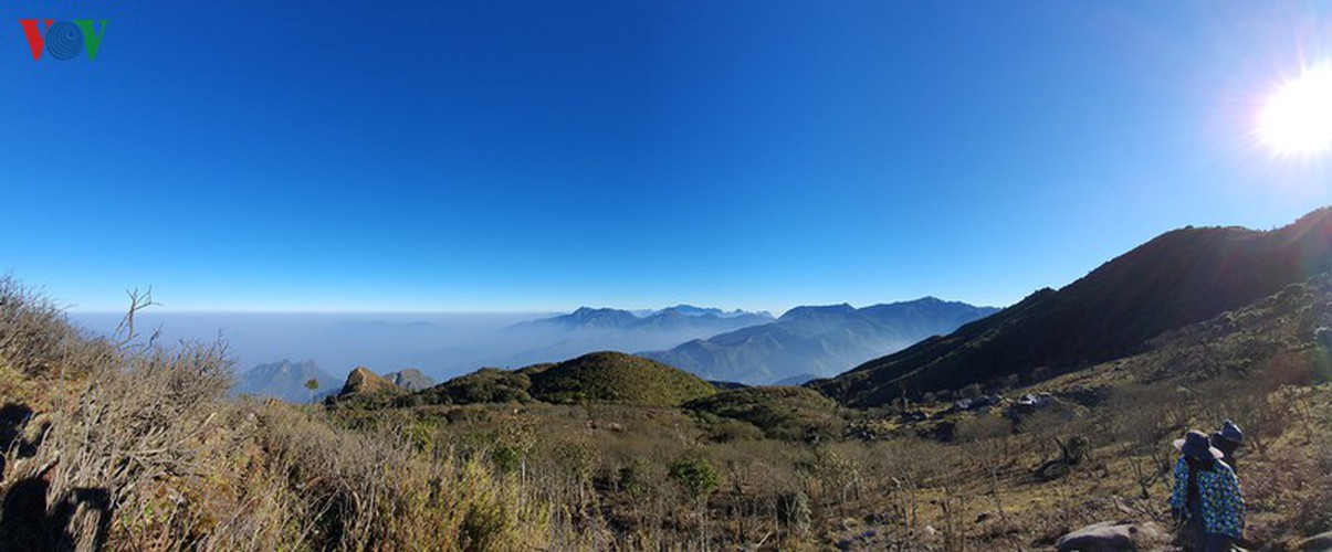 viewing a spectacular sunset from ky quan san mountain hinh 10