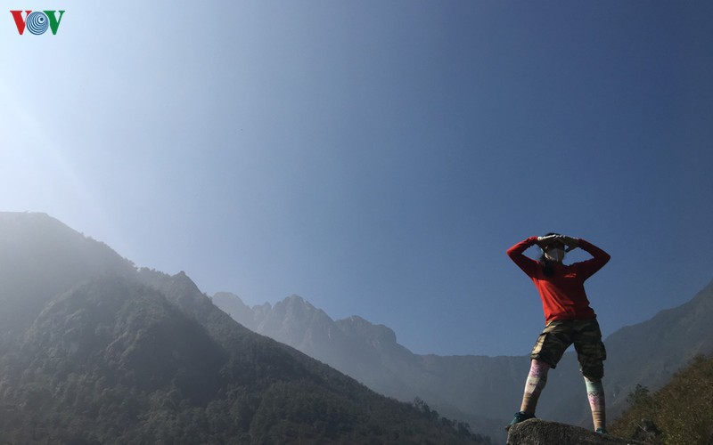 viewing a spectacular sunset from ky quan san mountain hinh 19