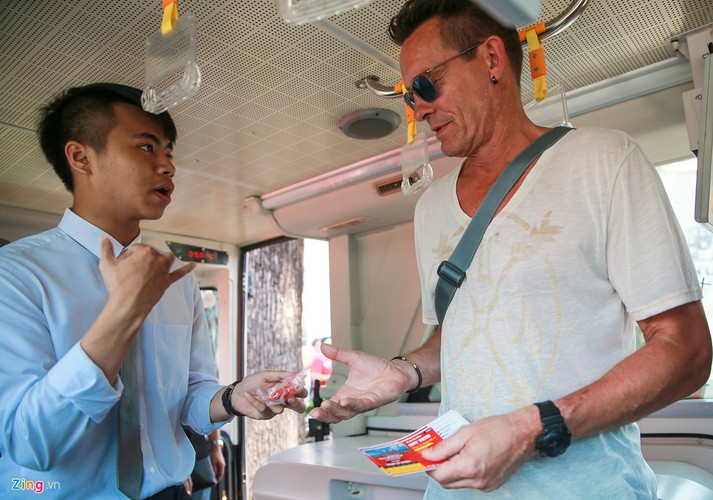 double-decker bus services officially come into operation in hcmc hinh 4