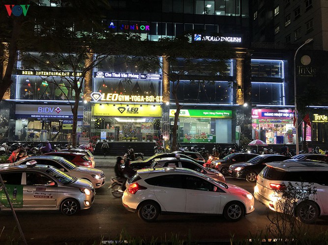 hanoi's streets hit by severe traffic congestion as tet draws near hinh 12