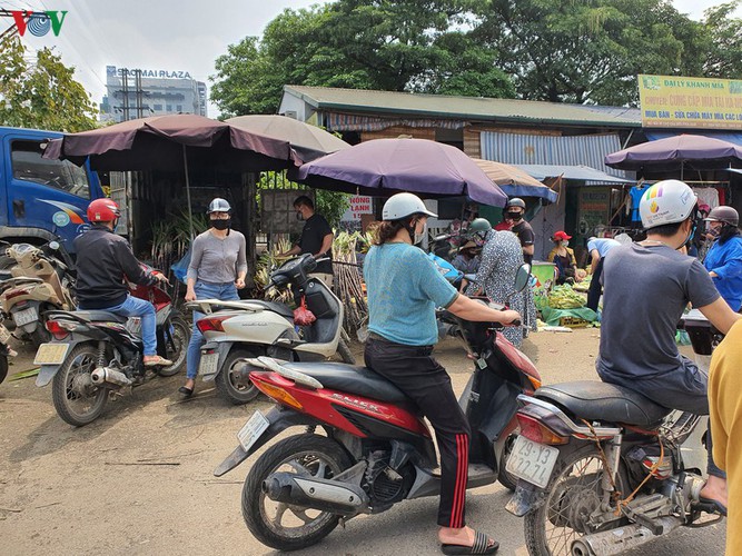 hanoi tests market traders for covid-19 hinh 12