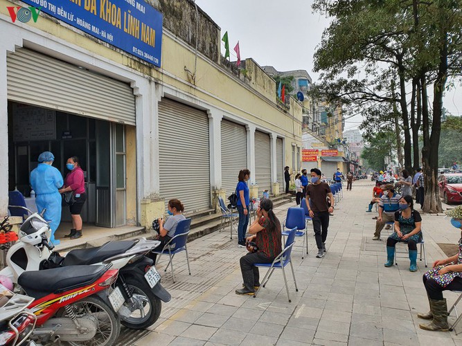 hanoi tests market traders for covid-19 hinh 13