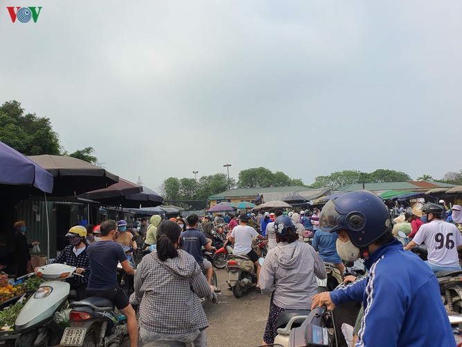 hanoi tests market traders for covid-19 hinh 4