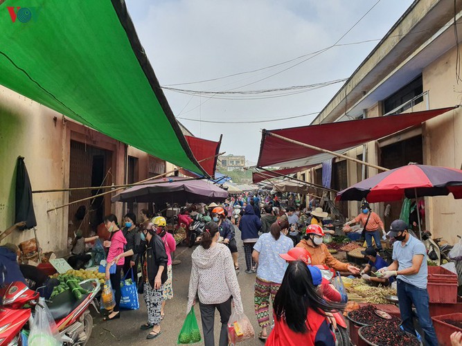 hanoi tests market traders for covid-19 hinh 6