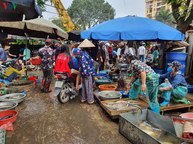 hanoi tests market traders for covid-19 hinh 7