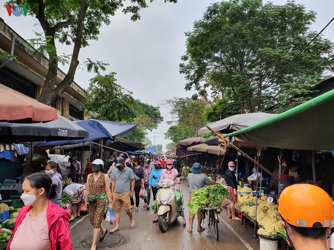 hanoi tests market traders for covid-19 hinh 8