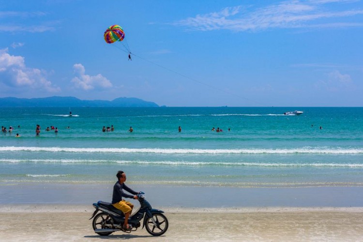 pristine beaches in south-central region reopen after easing of social distancing hinh 4