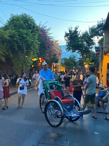 crowds returning to hoi an marks start of post-pandemic period hinh 12