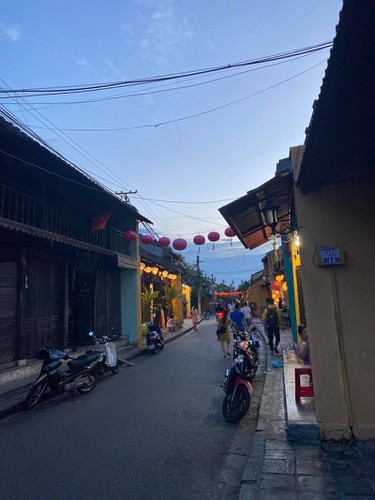 crowds returning to hoi an marks start of post-pandemic period hinh 5